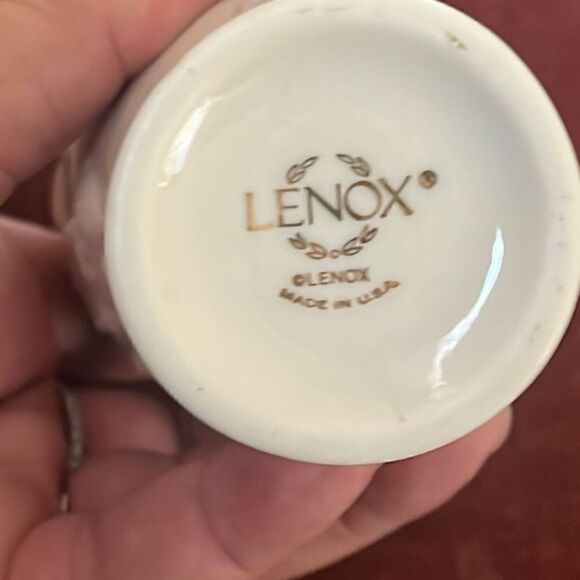 Lenox Special Collection China 7" Bud Vase Iris Design with 24K Gold Trim - Picture 5 of 7